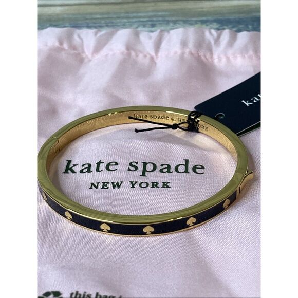 Kate‎ Spade New York Black Enamel Gold Tone Hinge Bracelet Bangle NWT - Picture 1 of 7